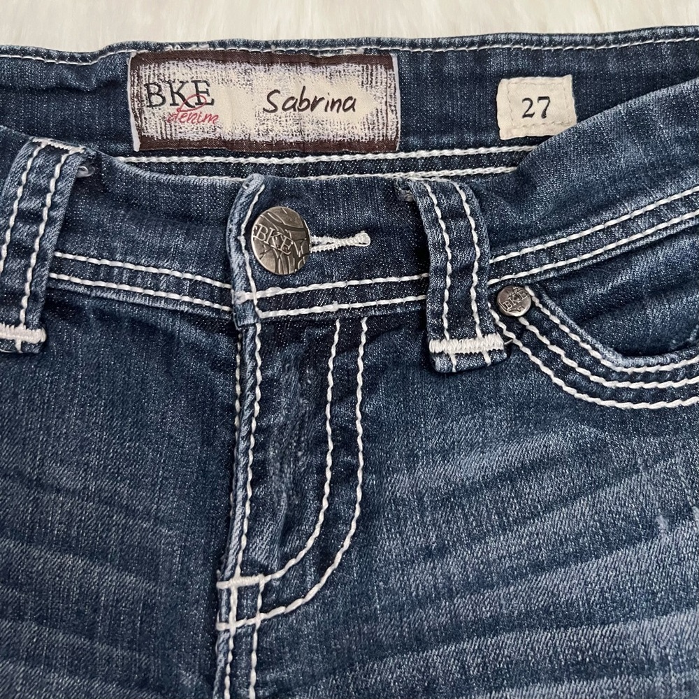BKE Denim Sabrina Low Rise Denim Shorts with White Embroidered Details - Picture 4 of 5